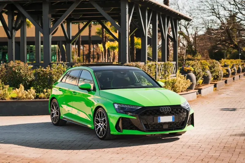Audi RS 3 Sportback Verde Kyalami · 400 CV · 5 posti