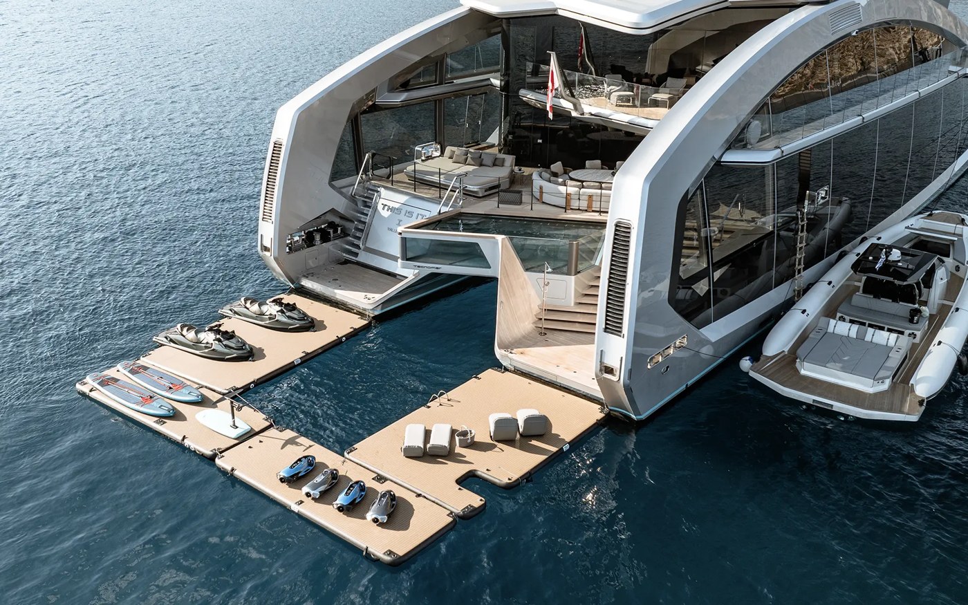 This Is It — beach club e piattaforme di poppa