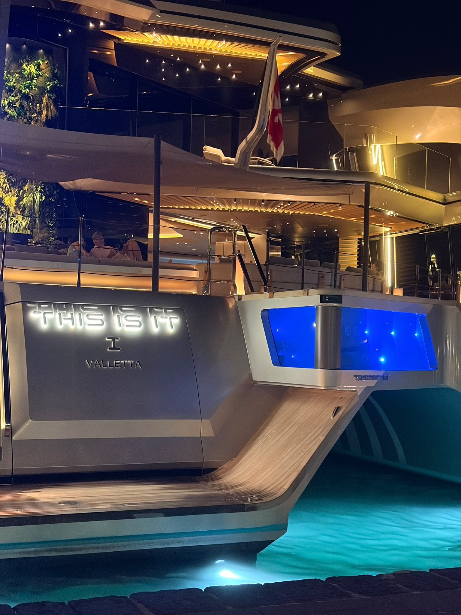 This Is It — Catamarano di lusso in esclusiva Sicilia